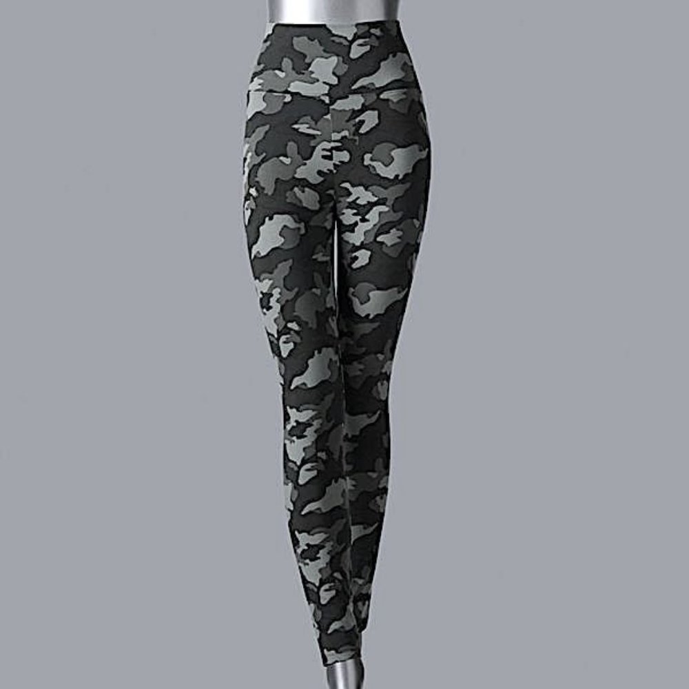 🔥 VERA WANG High Rise Camo Leggings SZ XL 🔥